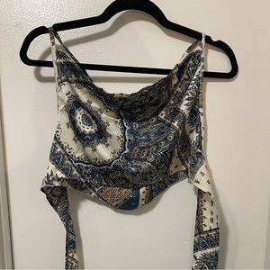 Tie top
